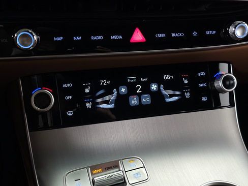 New 2026 Genesis GV70 2.5T Advanced AWD/4WD image 28
