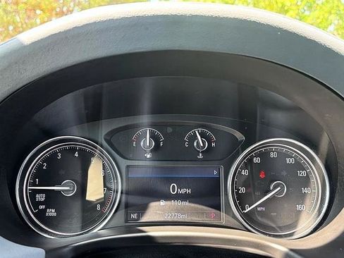 Used 2024 Buick Enclave Essence w/ Technology Package FWD image 24