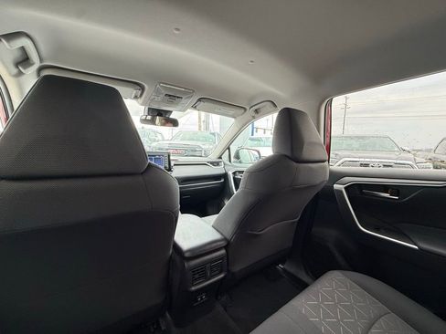 Used 2021 Toyota RAV4 XLE image 26