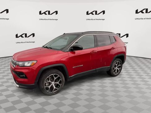 Used 2024 Jeep Compass Limited AWD/4WD image 3