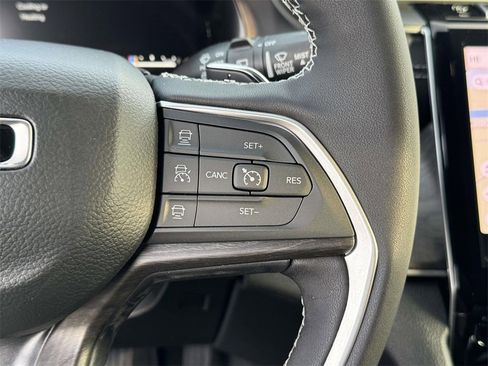 New 2025 Jeep Grand Cherokee Limited w/ Black Appearance Package image 23