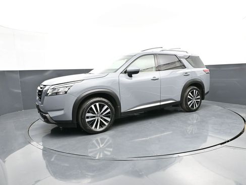 Certified 2024 Nissan Pathfinder Platinum w/ Cargo Package AWD/4WD image 5