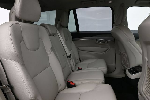 Used 2023 Volvo XC90 B5 Core w/ Climate Package AWD/4WD image 31