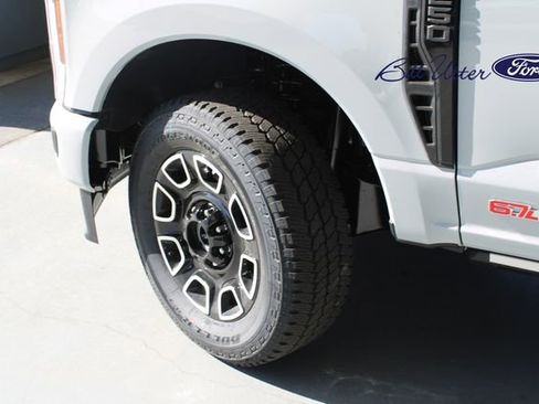 New 2026 Ford F250 Platinum image 5