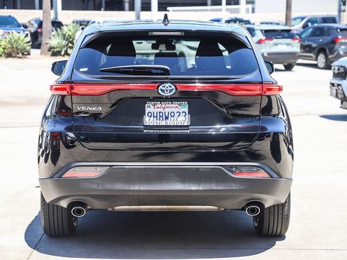 Certified 2023 Toyota Venza LE AWD/4WD image 7