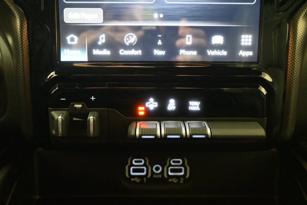 Used 2023 RAM 1500 Limited w/ Night Edition AWD/4WD image 31