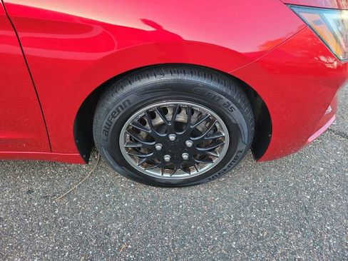 Used 2020 Hyundai Elantra SE image 6