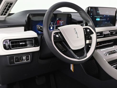 New 2026 Lincoln Aviator Reserve w/ Jet Appearance Package image 11