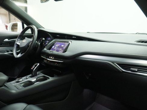 Used 2020 Cadillac XT4 Premium Luxury FWD image 21
