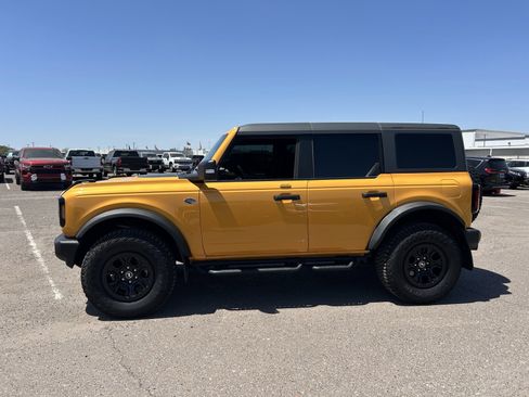 Used 2022 Ford Bronco Wildtrak image 2