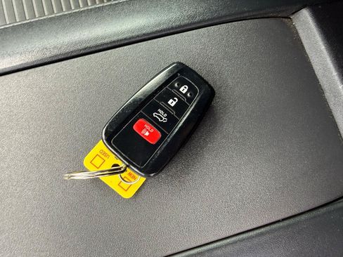 Used 2023 Toyota Highlander XSE FWD image 51