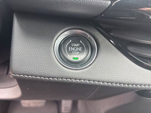 Used 2025 Buick Enclave Preferred AWD/4WD image 20