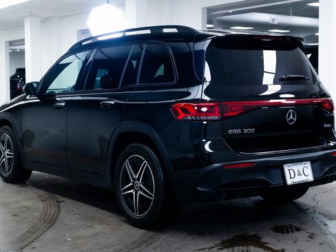 Used 2023 Mercedes-Benz EQB 300 300 image 4