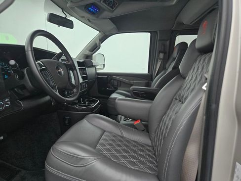 Used 2023 GMC Savana 2500 image 15
