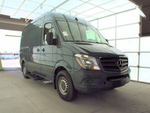 Used 2018 Mercedes-Benz Sprinter 2500 image 6