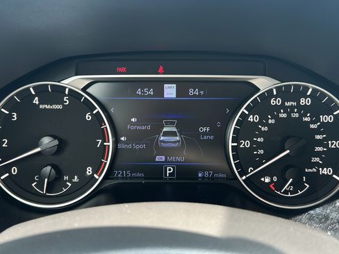 Used 2025 Nissan Altima 2.5 SV w/ SV Premium Package FWD image 25