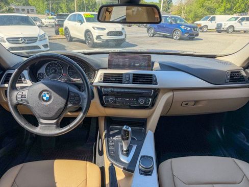 Used 2017 BMW 320i Sedan RWD image 7