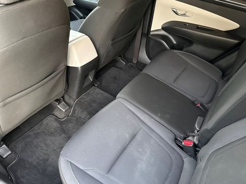 Used 2022 Hyundai Tucson SE image 15