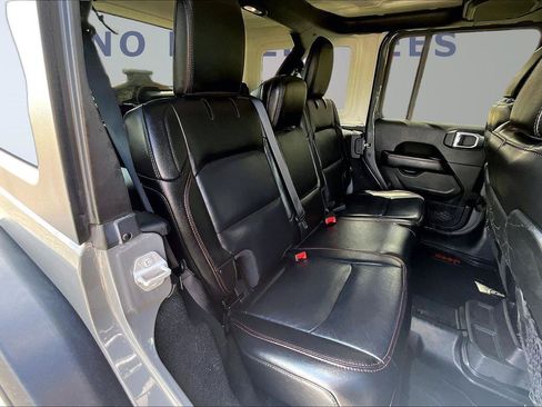 Used 2020 Jeep Wrangler Unlimited Rubicon w/ Dual Top Group AWD/4WD image 25