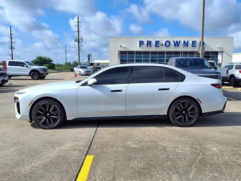 Used 2023 BMW 740i RWD image 3