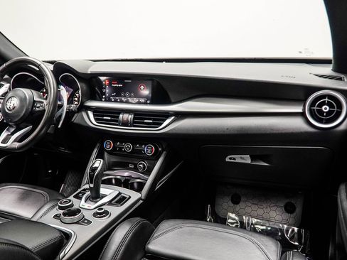Used 2023 Alfa Romeo Stelvio Veloce AWD/4WD image 19