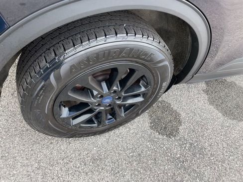 Used 2021 Ford Escape SE w/ Cold Weather Package image 16