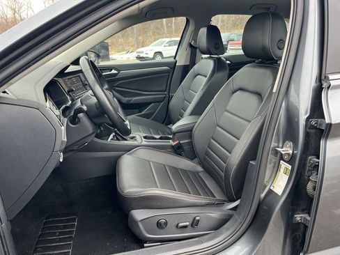 Used 2024 Volkswagen Jetta SE image 15