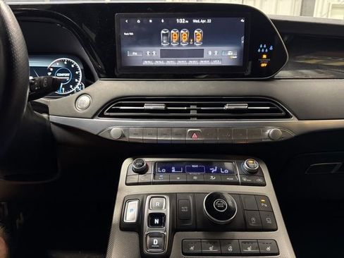 Used 2022 Hyundai Palisade Calligraphy w/ Winter Package image 9