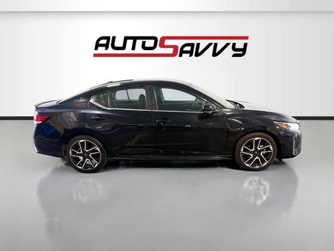 Used 2025 Nissan Sentra SR FWD image 8