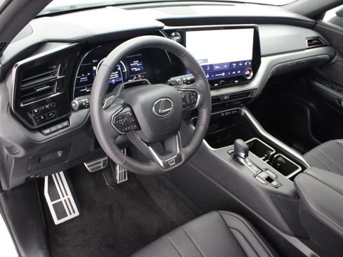 Used 2026 Lexus TX 500h AWD w/ Technology Package image 12