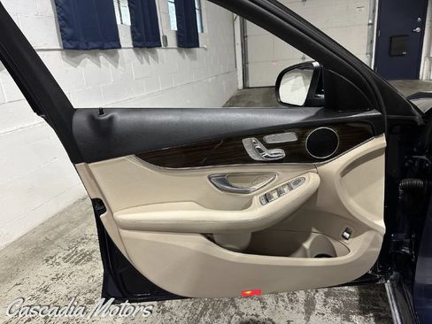 Used 2016 Mercedes-Benz C 300 4MATIC Sedan image 19