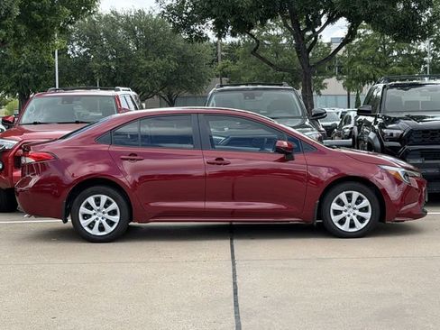 Used 2025 Toyota Corolla LE FWD image 3
