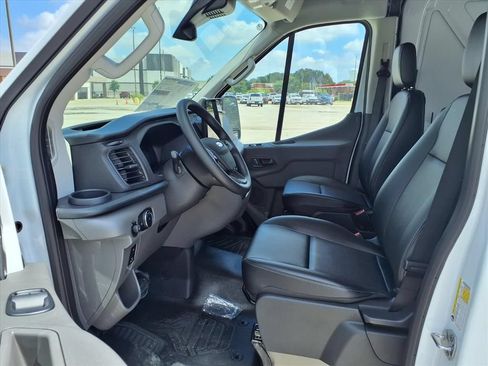 New 2026 Ford Transit 250 148 Medium Roof RWD image 18