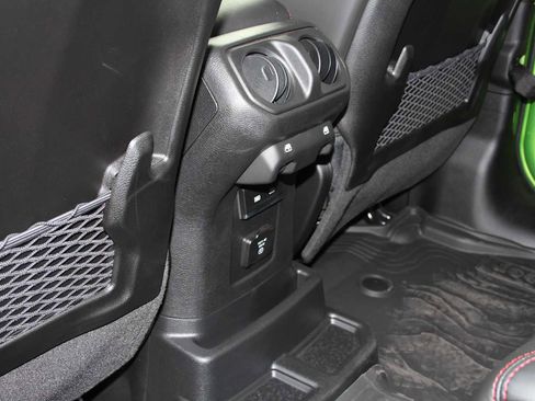 Used 2025 Jeep Wrangler Unlimited Rubicon w/ Safety Group image 51