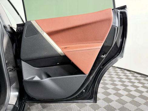 Used 2023 BMW iX xDrive50 w/ Sport Package image 42