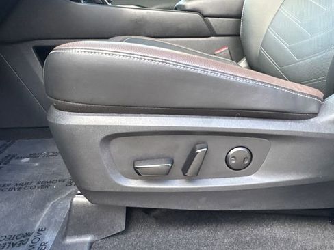 Used 2025 Nissan Pathfinder Platinum w/ Cargo Package AWD/4WD image 43