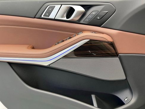 Certified 2025 BMW X5 xDrive50e w/ Premium Package image 22