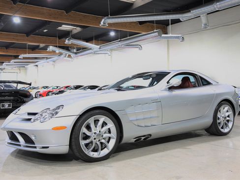 Used 2006 Mercedes-Benz SLR image 10