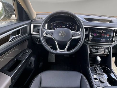 Used 2023 Volkswagen Atlas SE AWD/4WD image 11