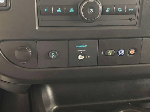 Used 2025 Chevrolet Express 2500 w/ Driver Convenience Package RWD image 30