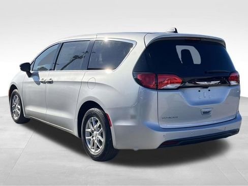 New 2026 Chrysler Voyager LX image 5