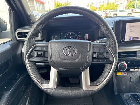Certified 2025 Toyota Tacoma SR5 AWD/4WD image 14