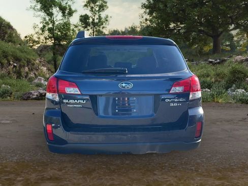 Used 2013 Subaru Outback 3.6R Limited w/ Moonroof Pkg image 6