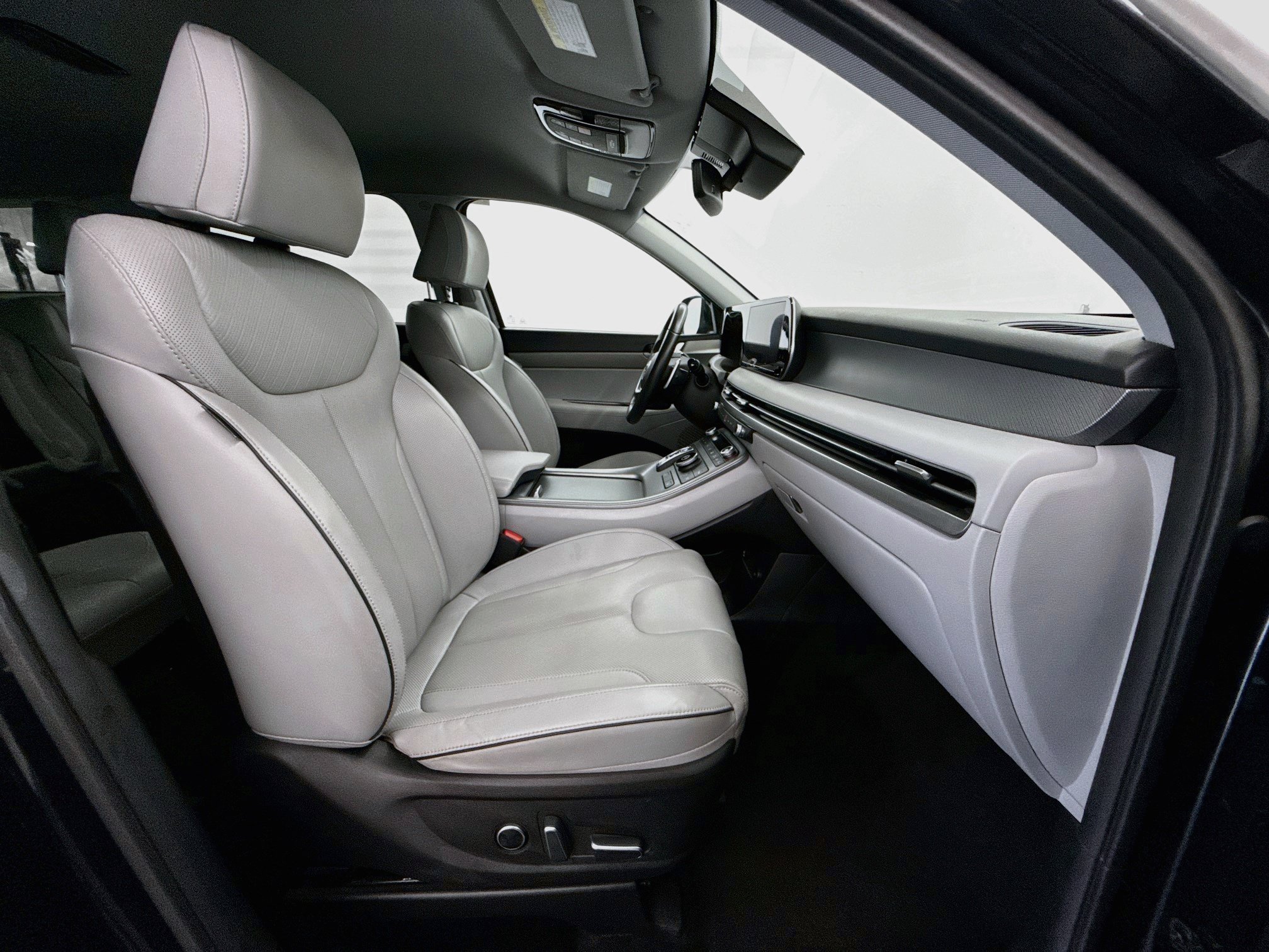 Used 2025 Hyundai Palisade SEL FWD image 34