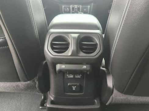 Used 2022 Jeep Wrangler Unlimited Sahara w/ Cold Weather Group AWD/4WD image 27