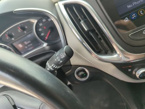 Used 2019 Chevrolet Equinox Premier FWD image 24