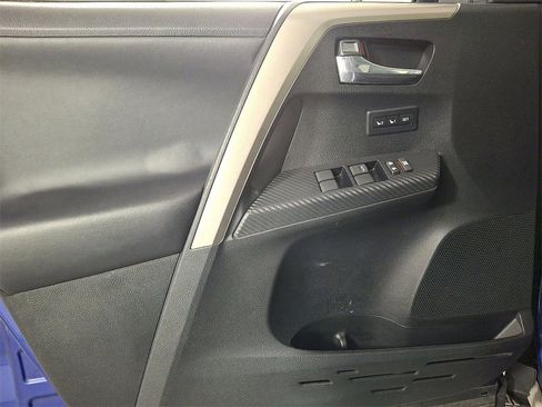 Used 2015 Toyota RAV4 Limited image 14
