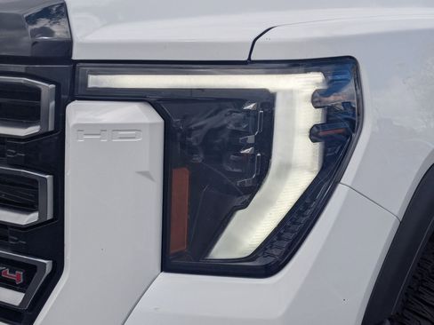 Used 2025 GMC Sierra 3500 AT4 w/ AT4 Premium Plus Package image 11