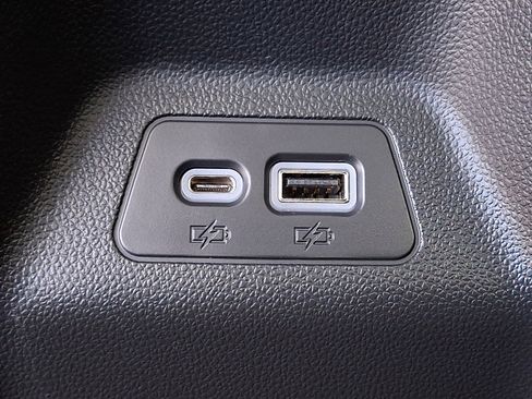 Used 2022 Buick Envision Preferred image 11