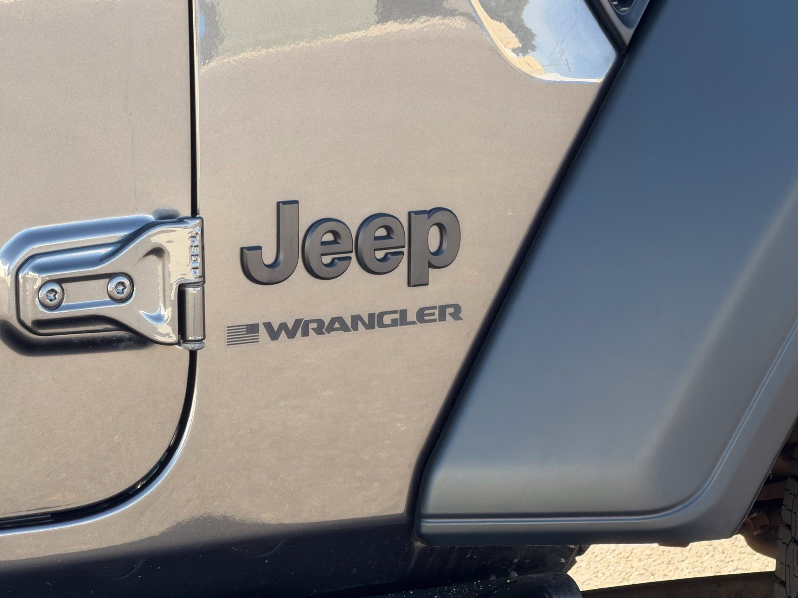 Used 2023 Jeep Wrangler Sport AWD/4WD image 10
